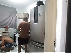 Contratei um montador de moveis pra montar o arm&aacute_rio da cozinha no final o puto me deixou brincar com as ferramentas