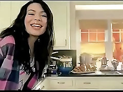 Miranda Cosgrove - Raining Sunshine