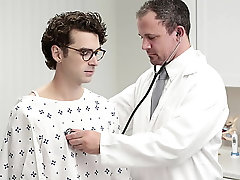Doctor Testing a Simulation Examination on The Twink Patient - Doctorblows