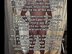 Relato: mi vecino me esp&iacute_a mientras me ba&ntilde_o