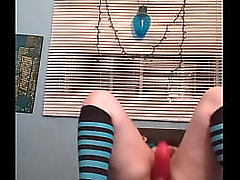 Puppy joue avec son bad dragon