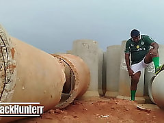 Todo suado ap&oacute_s o jogo passei na constru&ccedil_&atilde_o pra dar uma gozada