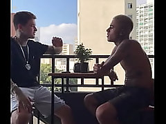 Acabei fodendo meu amigo na varanda