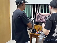 Nerd putinho, n&atilde_o pode ver um Motoboy que quer sentar na rola do trabalhador