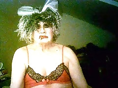 Sarah flaunts her sexy side in lingerie and high heels for her custom audience