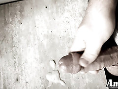 Spontaneous wanking and cumming on the table