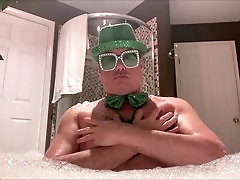 St. Patrick's naughty leprechaun Dom Rod gets steamy in the shower