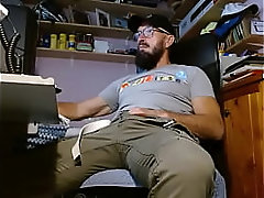 hugot 93 02.05.25 leche colgando