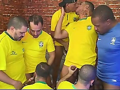 SURUBA DURANTE O JOGO DA COPA