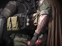 K&ouml_nig experimenta uma punheta do caralho