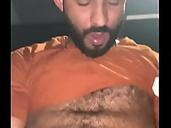 No Banheiro do Boate com o Pauzudo. parte 3