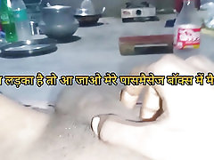 desi Gand Mein ungali Kiya Apne Gand Mein land ghusane ki koshish Kiya