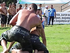 Luta turca com ol&eacute_o - 14