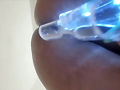 Esp&eacute_culo transparente con el que abro mi culo para que lo puedan ver por dentro