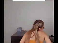 Que rico como se masturba pensando en su t&iacute_o