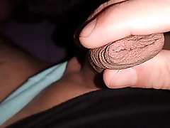 Eu batendo punheta gordinho