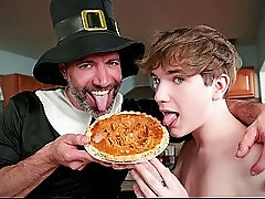Caught My Stepdad Fucking My Thanksgiving Pie