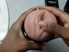 unboxing and using my new fleshlight toy