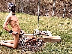 Nakedslave666 Outdoor Slave Jerk