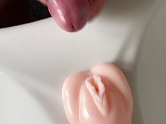 Wichsen mit Gummifotze 2