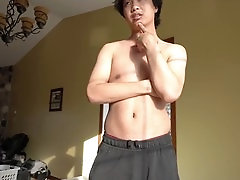 Enjoying the single life in full HD with young and fit househusbandernie