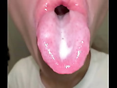 Dommylips got sperm and toothpaste in the mouth and a perfect slutface
