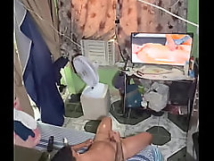 Fui pego no flagra batendo punheta