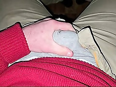 Schick gekleideter Daddy in Lederschuhen wichst nach Feierabend - PhantomGentX