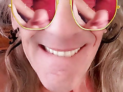 BBBlondie loves to watch