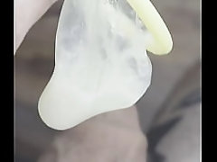 FINALMENTE CONSEGUI COLOCAR A CAMISINHA - GOZANDO DENTRO