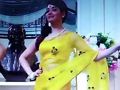 tamanna gives a deep cum tribute