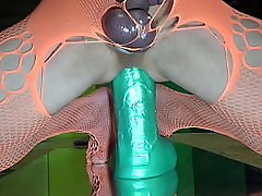 Extremeslut66 reitet auf Monsterdildo