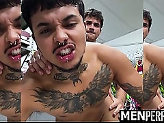 Bathroom Snoop Sucks The Security Guard'_s Cock To Avoid Arrest - Menperps