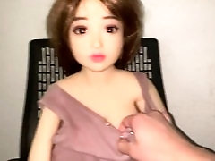 Stunning Japanese babe with a perfect body gives an amazing blowjob