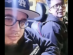 veneco obeso se queda sin plata para pagar el taxi y taxista pato le cobra con la DEA (DEABAJO)