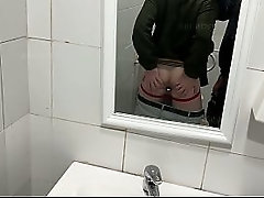 Quick Blowjob at Public Toilet