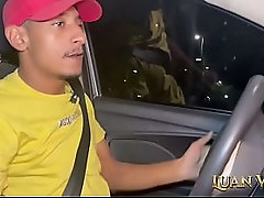 Putaria dentro do carro do Uber amigo