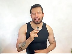 Daddy del uber dotado pre&ntilde_a a pasivo maduro en un terreno solitario! Relato sexual