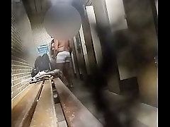 Trabalhador vai tomar banho e caminhoneiro pegou no meu pau