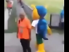 Fuleco gay dando fuga