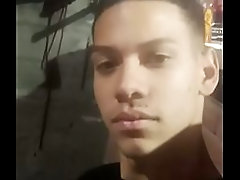 Homem gay/bi amassador te olhando fixamente para te fazer gozar, ser&aacute_ que voc&ecirc_ topa esse desafio quente?