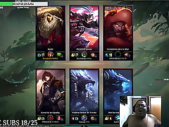 Caiodurodo gemendo ao sentar no consolo