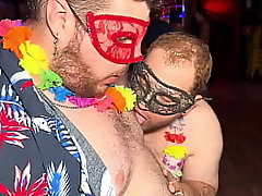 Brasileiros Transando No Carnaval Na Boate!