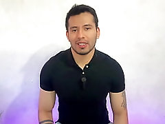 Mi suegro canandiense musculoso dotado me pre&ntilde_a el culo  con sus 20cm en la piscina de su casa en usa! Relato sexual