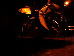 Fazendo a moto sofrer com meu peso