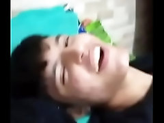Novinho sendo fudido por colegas de quarto